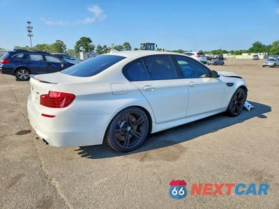 Trzecie zdjęcie samochodu z tyłu: 2014 BMW M5 VIN:WBSFV9C59ED593759 - miniatura