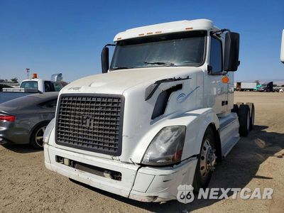 2017 VOLVO VNL SEMI TRUCK 4V5N99UG8HN972189 - główne zdjęcie licytacji z USA - miniatura