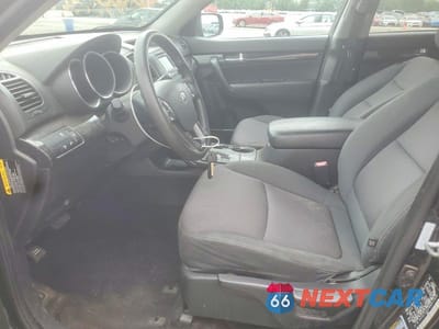 Zdjęcie 7 z 13 samochodu: 2013 KIA SORENTO LX VIN:5XYKT3A67DG411934 - miniatura