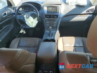 Zdjęcie 8 z 13 samochodu: 2016 LINCOLN MKT VIN:2LMHJ5AT8GBL00514 - miniatura