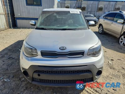 Piąte zdjęcie samochodu w środku: 2018 KIA SOUL BASE VIN:KNDJN2A29J7587616 - miniatura