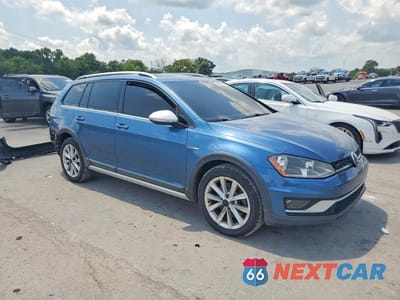 Czwarte zdjęcie samochodu z boku: 2017 VOLKSWAGEN GOLF ALLTRACK S VIN:3VWH17AU9HM509472 - miniatura