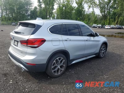 Trzecie zdjęcie samochodu z tyłu: 2020 BMW X1 XDRIVE28I VIN:WBXJG9C00L5P61475 - miniatura