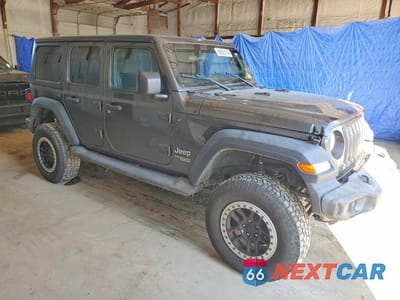 Czwarte zdjęcie samochodu z boku: 2018 JEEP WRANGLER UNLIMITED SPORT VIN:1C4HJXDG2JW154336 - miniatura
