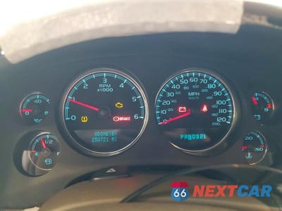 Zdjęcie 9 z 13 samochodu: 2007 GMC YUKON VIN:1GKFK13057R127035 - miniatura
