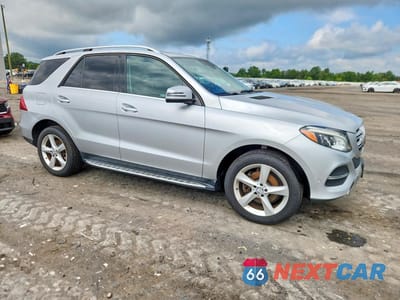 Czwarte zdjęcie samochodu z boku: 2017 MERCEDES-BENZ GLE 350 4MATIC VIN:4JGDA5HB8HA815016 - miniatura