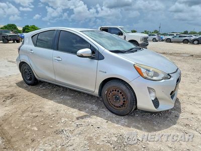 Czwarte zdjęcie samochodu z boku: 2016 TOYOTA PRIUS C TWO VIN:JTDKDTB39G1119823 - miniatura