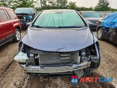Piąte zdjęcie samochodu w środku: 2017 HONDA FIT EX VIN:3HGGK5H74HM704560 - miniatura