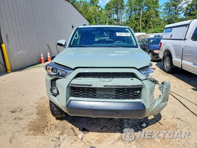 Piąte zdjęcie samochodu w środku: 2022 TOYOTA 4RUNNER TRAIL VIN:JTETU5JR8N6075542 - miniatura