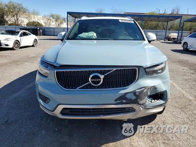 Piąte zdjęcie samochodu w środku: 2019 VOLVO XC40 T4 MOMENTUM VIN:YV4AC2HK6K2078154 - miniatura