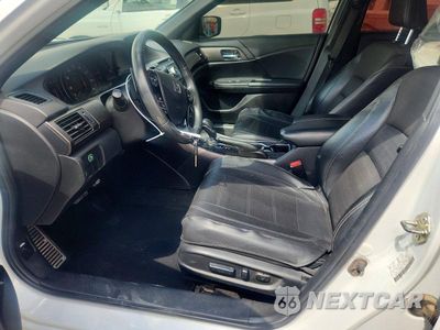 Zdjęcie 7 z 13 samochodu: 2016 HONDA ACCORD SPORT VIN:1HGCR2F54GA189338 - miniatura