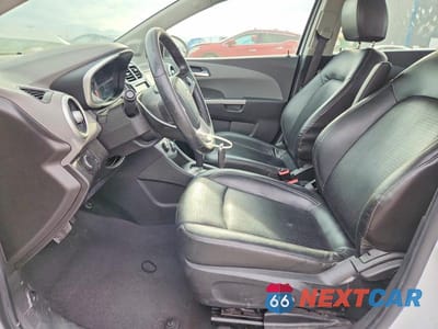 Zdjęcie 7 z 12 samochodu: 2018 CHEVROLET SONIC PREMIER VIN:1G1JF5SB0J4106336 - miniatura