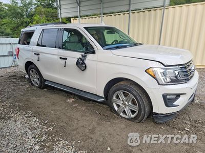 Czwarte zdjęcie samochodu z boku: 2019 FORD EXPEDITION XLT VIN:1FMJU1HT9KEA63905 - miniatura