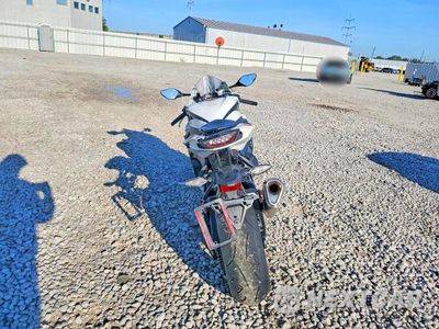 Czwarte zdjęcie samochodu z boku: 2026 HONDA CBR1000 RR VIN:JH2SC7719TK900614 - miniatura