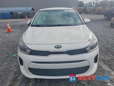 Piąte zdjęcie samochodu w środku: 2018 KIA RIO S VIN:3KPA24AB1JE050047 - miniatura