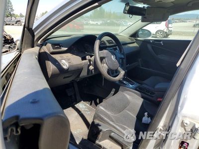 Zdjęcie 8 z 13 samochodu: 2006 VOLKSWAGEN PASSAT 2.0T VIN:WVWAK73CX6P094014 - miniatura