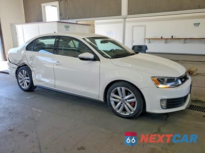 Czwarte zdjęcie samochodu z boku: 2013 VOLKSWAGEN JETTA GLI VIN:3VW4A7AJ2DM263668 - miniatura
