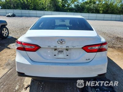 Zdjęcie 6 z 12 samochodu: 2018 TOYOTA CAMRY LE VIN:4T1B11HK4JU609227 - miniatura