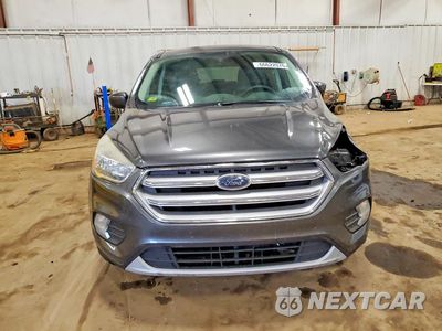 Piąte zdjęcie samochodu w środku: 2017 FORD ESCAPE SE VIN:1FMCU9GD0HUC64138 - miniatura