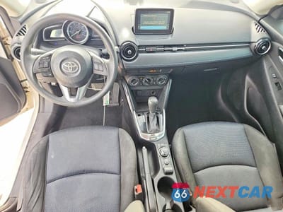 Zdjęcie 8 z 12 samochodu: 2018 TOYOTA YARIS IA BASE VIN:3MYDLBYV3JY326565 - miniatura
