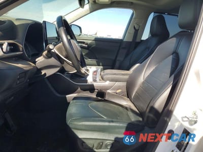 Zdjęcie 7 z 14 samochodu: 2023 TOYOTA HIGHLANDER HYBRID XLE VIN:5TDKBRCH7PS114786 - miniatura