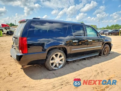 Trzecie zdjęcie samochodu z tyłu: 2010 CADILLAC ESCALADE ESV LUXURY VIN:1GYUKHEF1AR239619 - miniatura