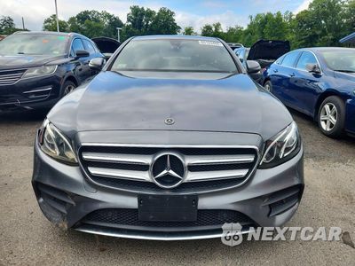 Piąte zdjęcie samochodu w środku: 2017 MERCEDES-BENZ E 300 4MATIC VIN:WDDZF4KB0HA241905 - miniatura