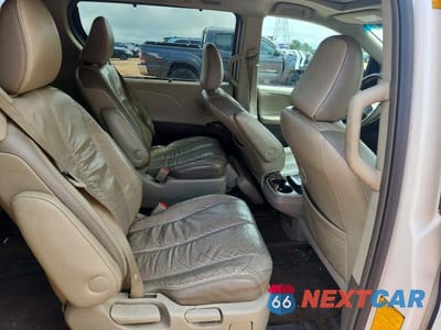 Zdjęcie 11 z 13 samochodu: 2011 TOYOTA SIENNA LIMITED 7-PASSENGER VIN:5TDDK3DC6BS026782 - miniatura