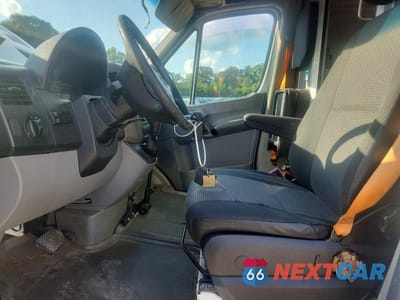 Zdjęcie 7 z 12 samochodu: 2011 MERCEDES-BENZ SPRINTER 2500 DELIVERY VAN VIN:WD3PE8CB2B5562235 - miniatura