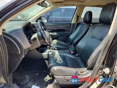 Zdjęcie 7 z 13 samochodu: 2016 MITSUBISHI OUTLANDER SE VIN:JA4AD3A38GZ011038 - miniatura