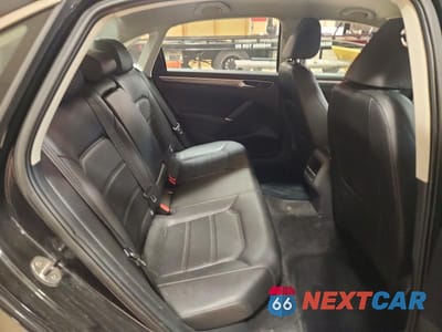Zdjęcie 10 z 12 samochodu: 2017 VOLKSWAGEN PASSAT R-LINE VIN:1VWDT7A39HC044175 - miniatura