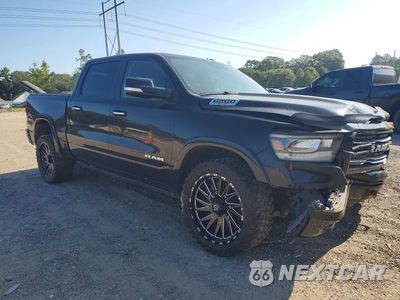 Czwarte zdjęcie samochodu z boku: 2022 RAM 1500 LARAMIE VIN:1C6SRFJM4NN108786 - miniatura