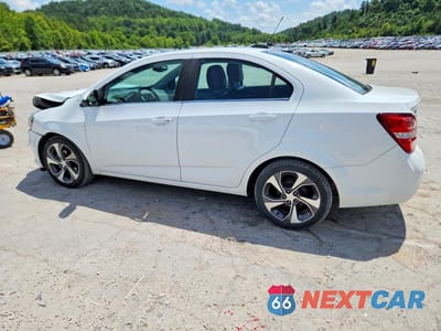 Drugie zdjęcie samochodu z przodu: 2020 CHEVROLET SONIC PREMIER VIN:1G1JF5SB7L4113996 - miniatura