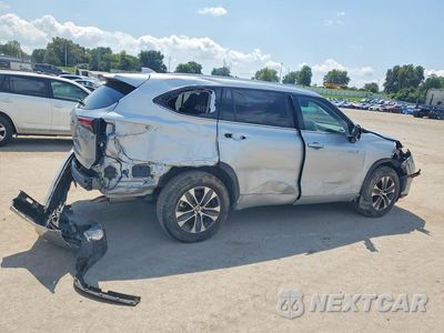 Trzecie zdjęcie samochodu z tyłu: 2021 TOYOTA HIGHLANDER HYBRID XLE VIN:5TDGBRCH2MS517012 - miniatura
