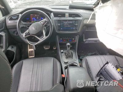 Zdjęcie 8 z 12 samochodu: 2022 VOLKSWAGEN TIGUAN SE R-LINE BLACK VIN:3VV8B7AX9NM061841 - miniatura