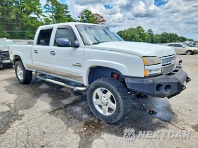 Czwarte zdjęcie samochodu z boku: 2005 CHEVROLET SILVERADO K2500 HEAVY DUTY VIN:1GCHK23235F898328 - miniatura