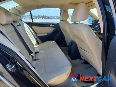 Zdjęcie 10 z 13 samochodu: 2016 VOLKSWAGEN JETTA SEL VIN:3VWL07AJ9GM238088 - miniatura