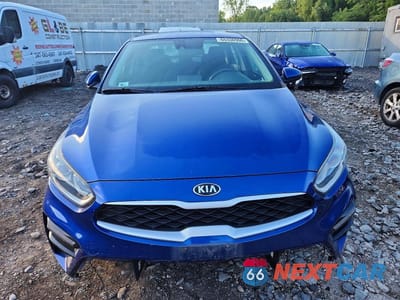 Piąte zdjęcie samochodu w środku: 2019 KIA FORTE LXS VIN:3KPF24AD8KE073883 - miniatura