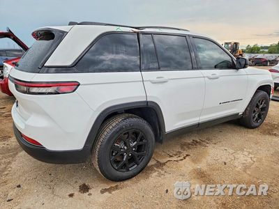 Trzecie zdjęcie samochodu z tyłu: 2025 JEEP GRAND CHEROKEE LAREDO VIN:1C4RJHAG1SC359566 - miniatura