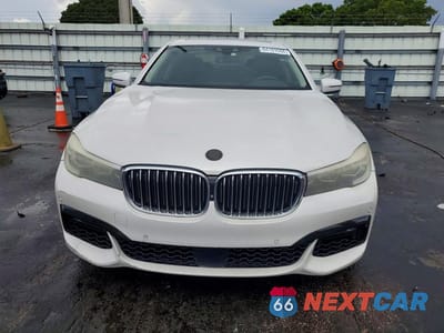 Piąte zdjęcie samochodu w środku: 2016 BMW 740 I VIN:WBA7E2C51GG547862 - miniatura