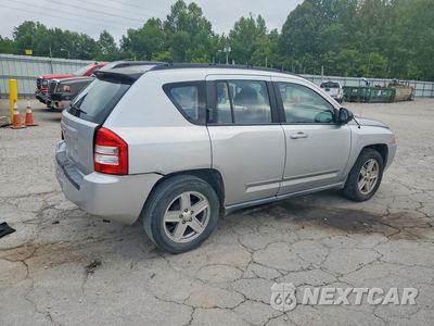 Trzecie zdjęcie samochodu z tyłu: 2010 JEEP COMPASS SPORT VIN:1J4NT4FB6AD589704 - miniatura