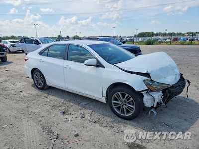 Czwarte zdjęcie samochodu z boku: 2017 TOYOTA CAMRY SE VIN:4T1BF1FK0HU680522 - miniatura