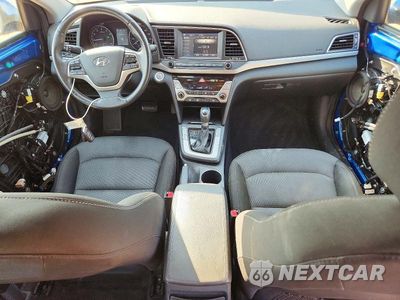 Zdjęcie 8 z 12 samochodu: 2017 HYUNDAI ELANTRA VALUE EDITION VIN:5NPD84LF7HH200566 - miniatura