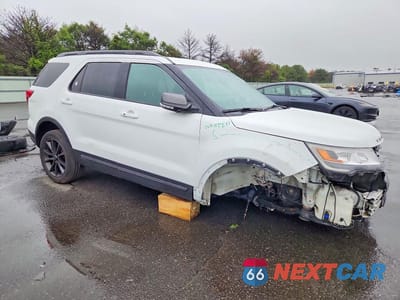 Czwarte zdjęcie samochodu z boku: 2019 FORD EXPLORER XLT VIN:1FM5K8D88KGA81334 - miniatura