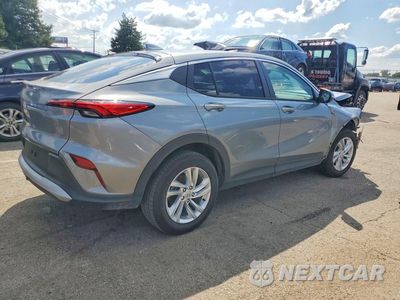 Trzecie zdjęcie samochodu z tyłu: 2025 BUICK ENVISTA PREFERRED VIN:KL47LAEP6SB213196 - miniatura