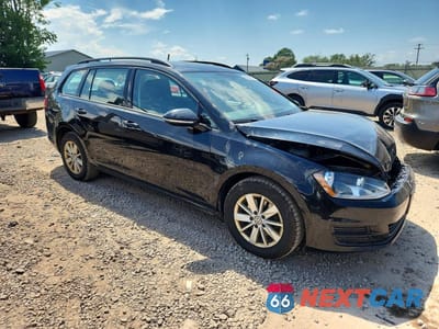 Czwarte zdjęcie samochodu z boku: 2017 VOLKSWAGEN GOLF SPORTWAGEN S VIN:3VWC17AU6HM507821 - miniatura