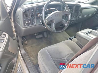 Zdjęcie 8 z 12 samochodu: 2005 GMC NEW SIERRA K1500 VIN:1GTEK14T05Z104971 - miniatura