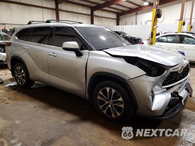 Czwarte zdjęcie samochodu z boku: 2021 TOYOTA HIGHLANDER XLE VIN:5TDGZRBH2MS542019 - miniatura