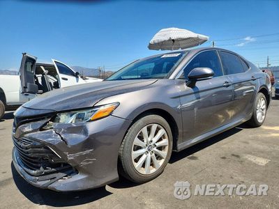 2018 TOYOTA CAMRY LE 4T1B11HK5JU526325 - główne zdjęcie licytacji z USA - miniatura