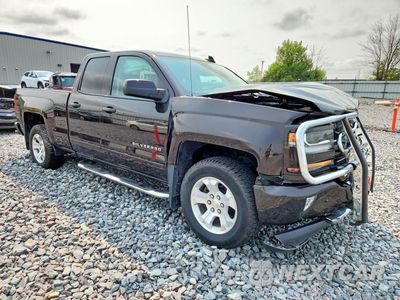 Czwarte zdjęcie samochodu z boku: 2018 CHEVROLET SILVERADO K1500 LT VIN:1GCVKREC2JZ143715 - miniatura